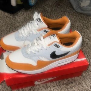 Nike Men's White and Orange Air Max Sneakers